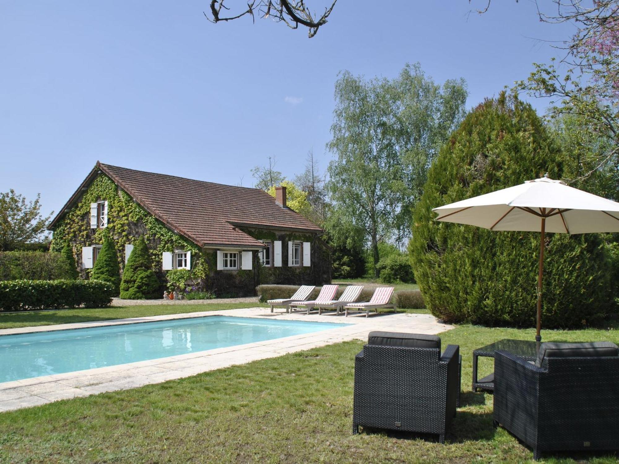 Magnificient Mansion In Burgundy With Pool Βίλα Charrin Εξωτερικό φωτογραφία